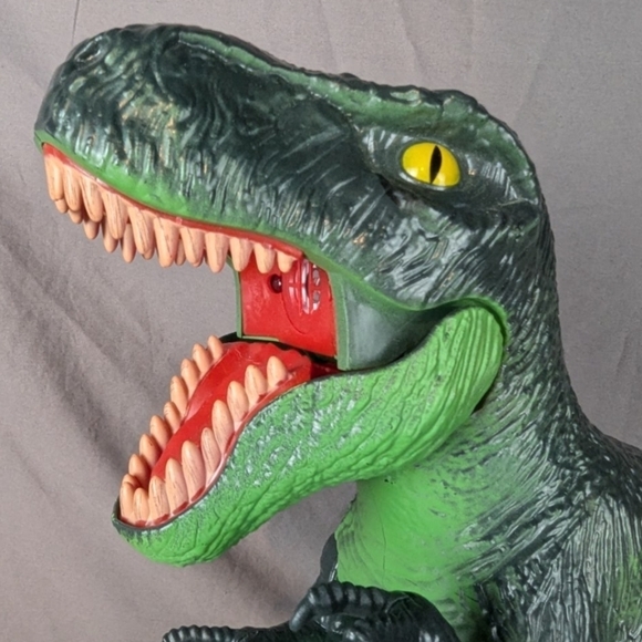 RC dinosaur (RC NOT INCLUDED) excellent condition - Picture 6 of 12